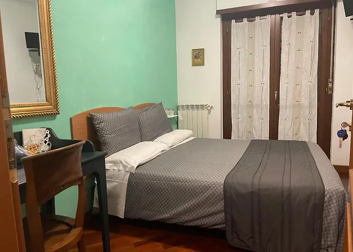 Bb Nuova Fiera Di Roma Bed & Breakfast 3*