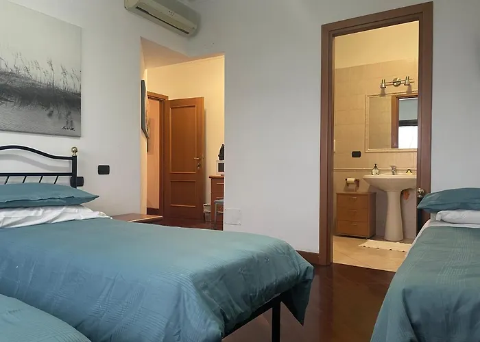 Bb Nuova Fiera Di Roma Bed & Breakfast 3*